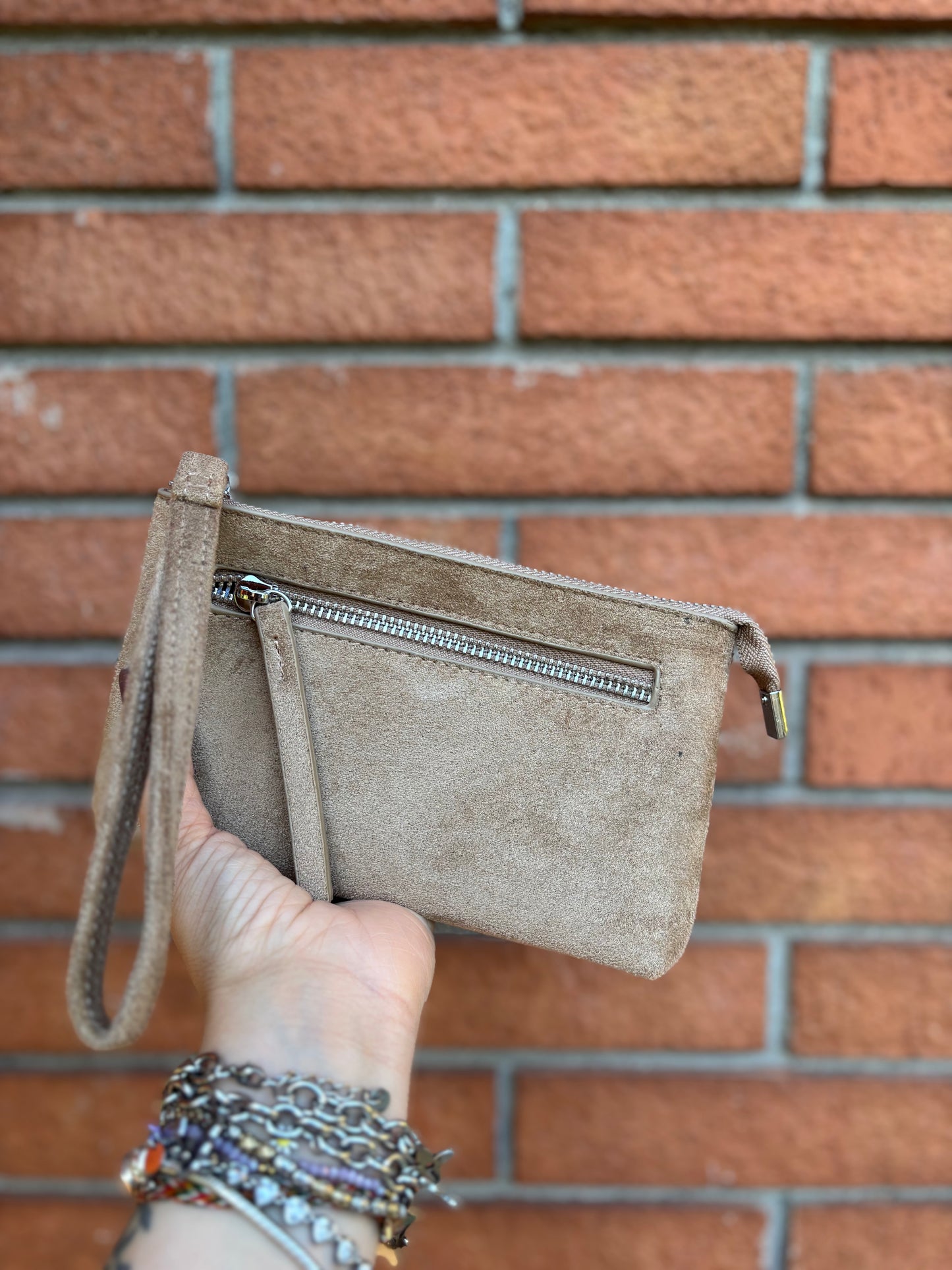 BUSTINA SUEDE
