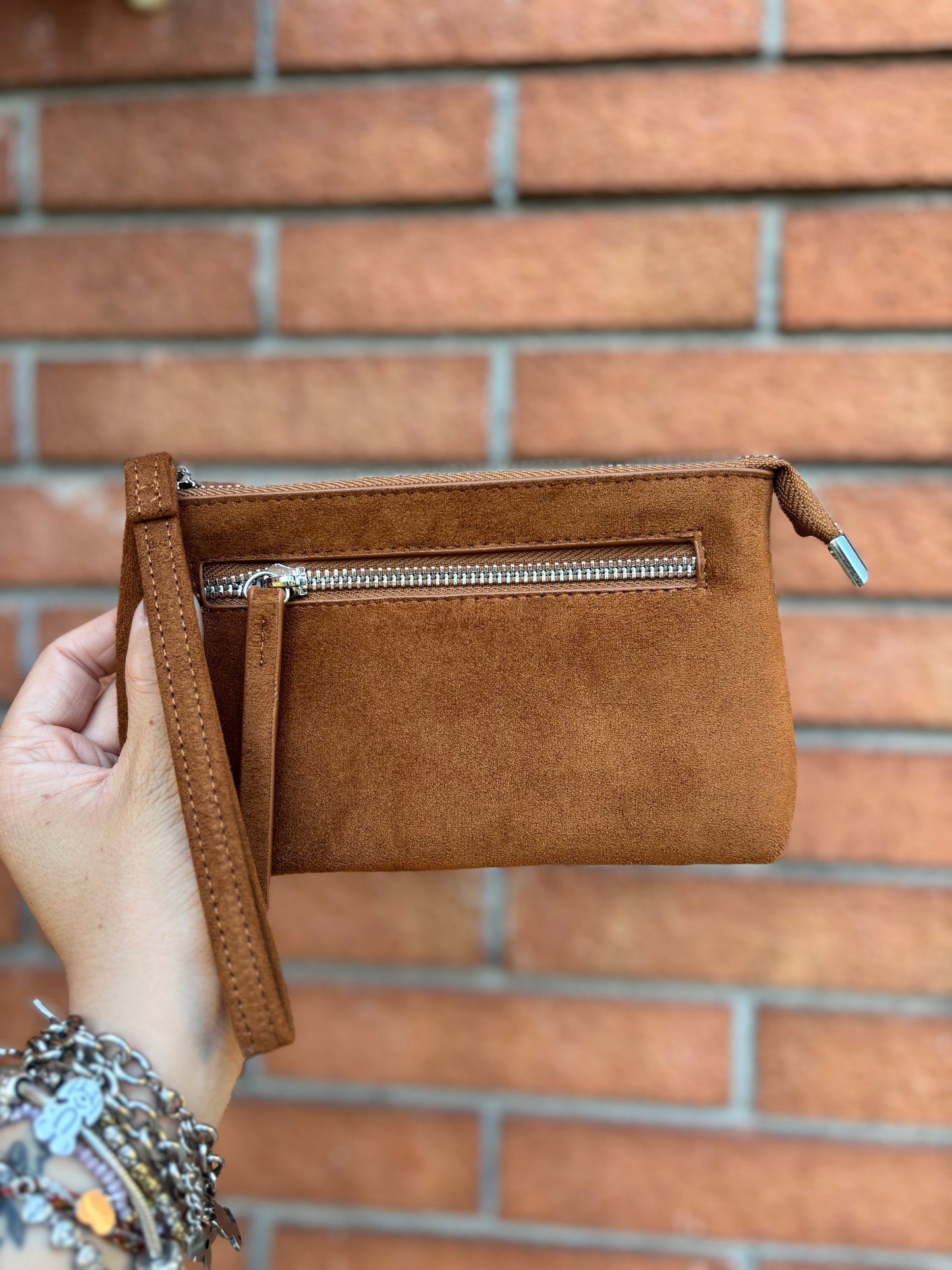 BUSTINA SUEDE